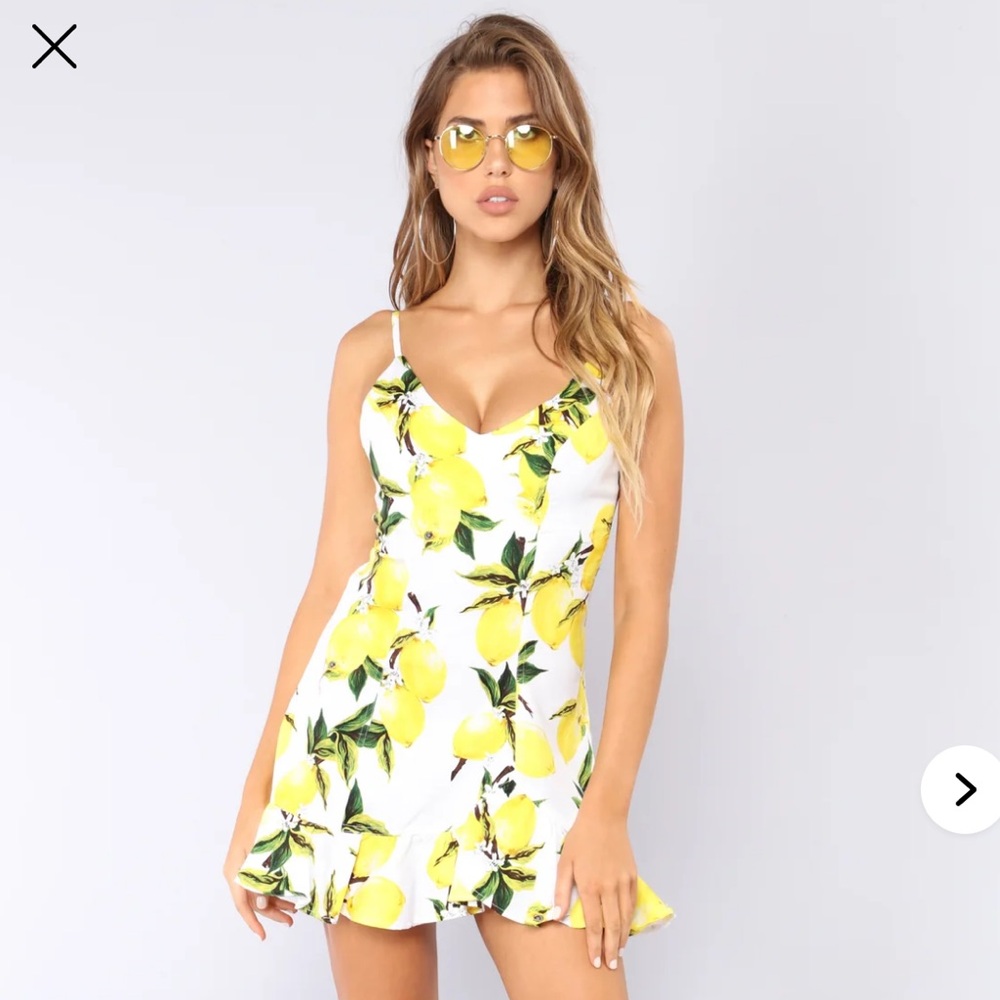 LUXXEL-WHITE LEMON SHORT DRESS WITH RUFFLES size L